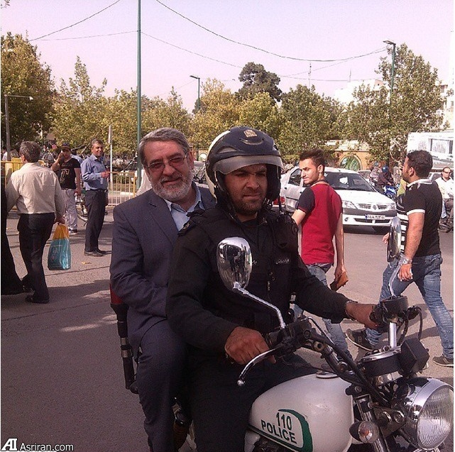 وزیر کشور ترک موتور پلیس 110 (عکس)