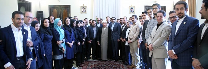 کسانی که بویی از انقلاب نبرده و مبارزه را حرام میدانستند، امروز مدعیاند کسانی که بویی از انقلاب نبرده و مبارزه را حرام میدانستند، امروز مدعیاند