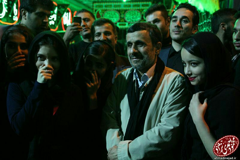 عکس/ احمدی‌نژاد در عزاداری در نارمک