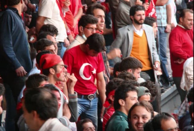 سوء‌استفاده رسانه‌های ترکیه از اقدام هنجارشکن برخی هواداران تراکتورسازی+تصویر