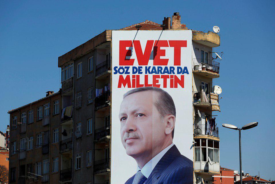 از جنگ اردوغان با بوروکراسی ترکیه تا پاره‌کردن پوسترهای اتاتورک