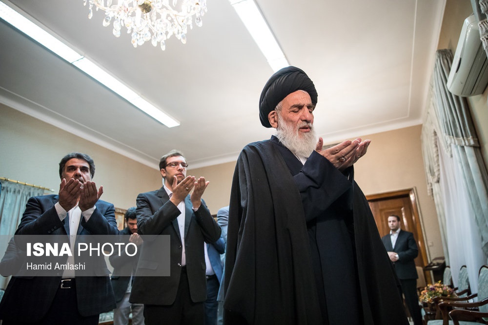 تصاویر/ آیت الله هاشمی شاهرودی بعد از بازگشت از سفر پرحاشیه به آلمان تصاویر/ آیت الله هاشمی شاهرودی بعد از بازگشت از سفر پرحاشیه به آلمان