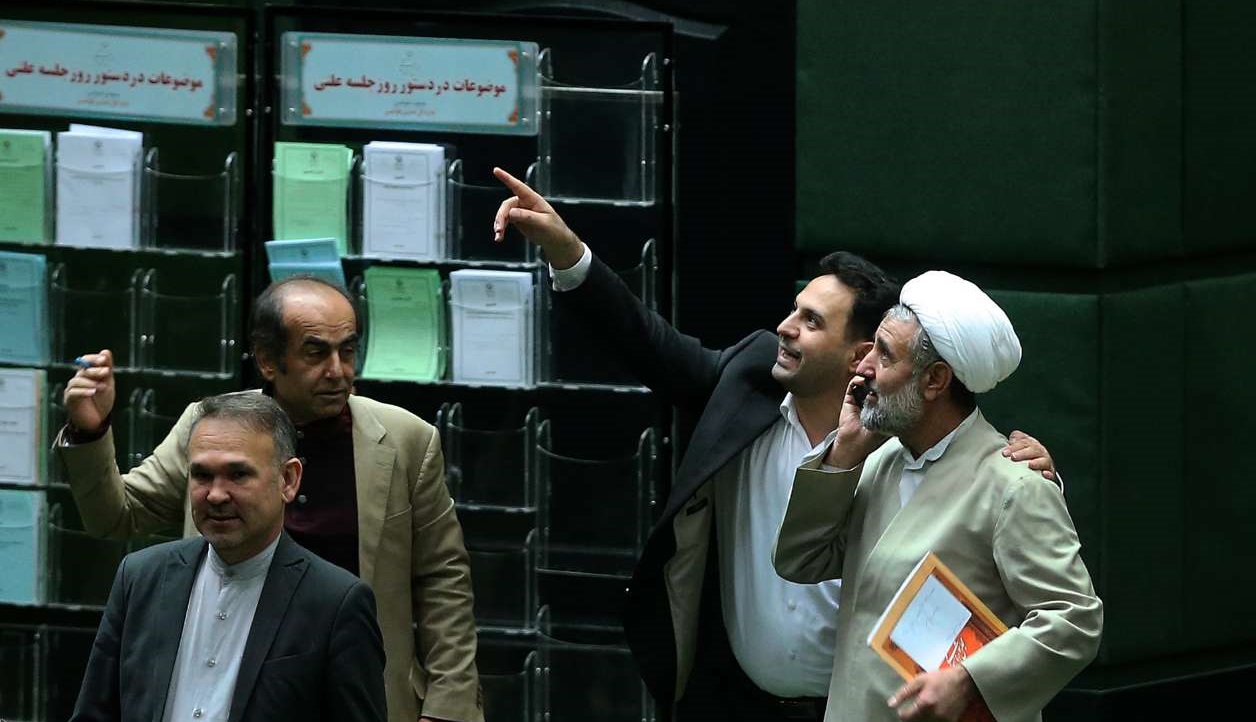 در آرزوی برکناری روحانی| طرح تازه مخالفان تندروی دولت علیه رئیس‎جمهور، نیامده متوقف شد