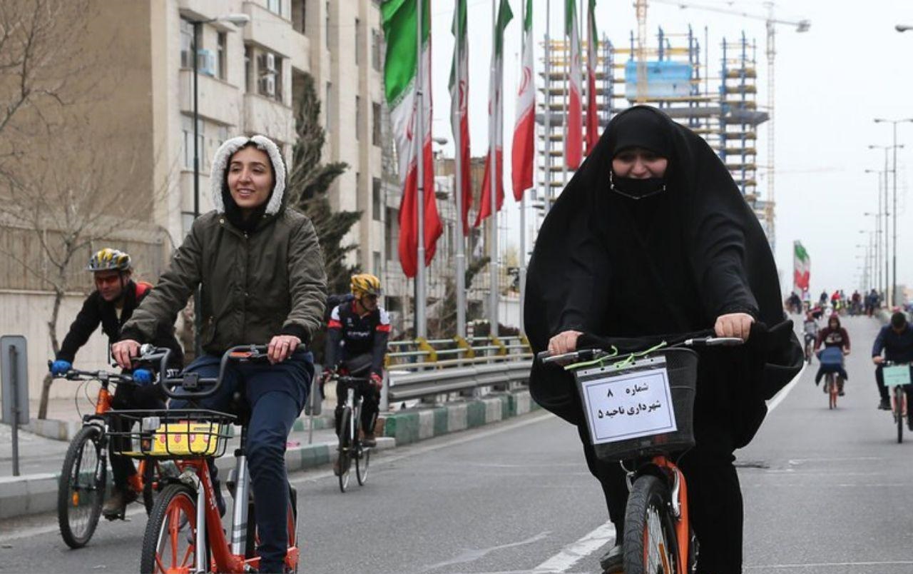 دادستان اصفهان: دوچرخه‌سواری زنان در فضای عمومی حرام است| پلیس ابتدا تذکر و در غیر این صورت دوچرخه فرد را توقیف می‎کند| ائمه جمعه و خانواده شهدا نسبت به دوچرخه‌سواری زنان در اماکن عمومی معترض هستند