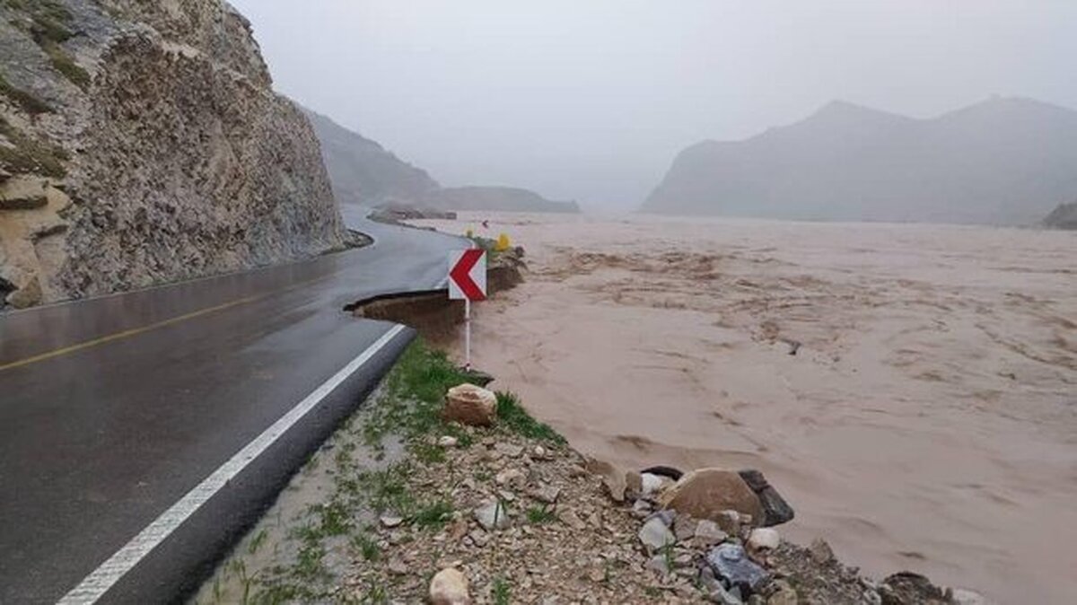 راهداری: محور اصلی خرم آباد - پلدختر به دلیل خطرات احتمالی در بارش‌ها مسدود شد