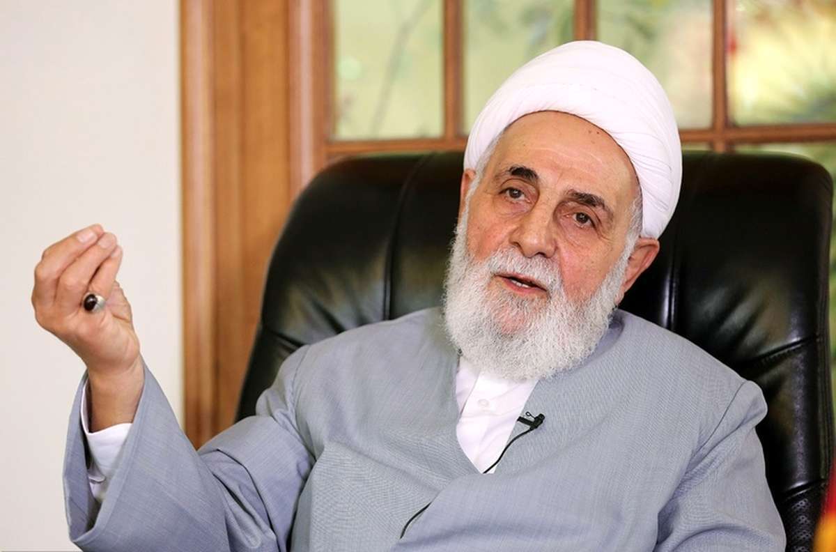 ناطق نوری: به احمدی نژاد گفتم بالای ابری و فضایی فکر می‌کنی، قهر کرد