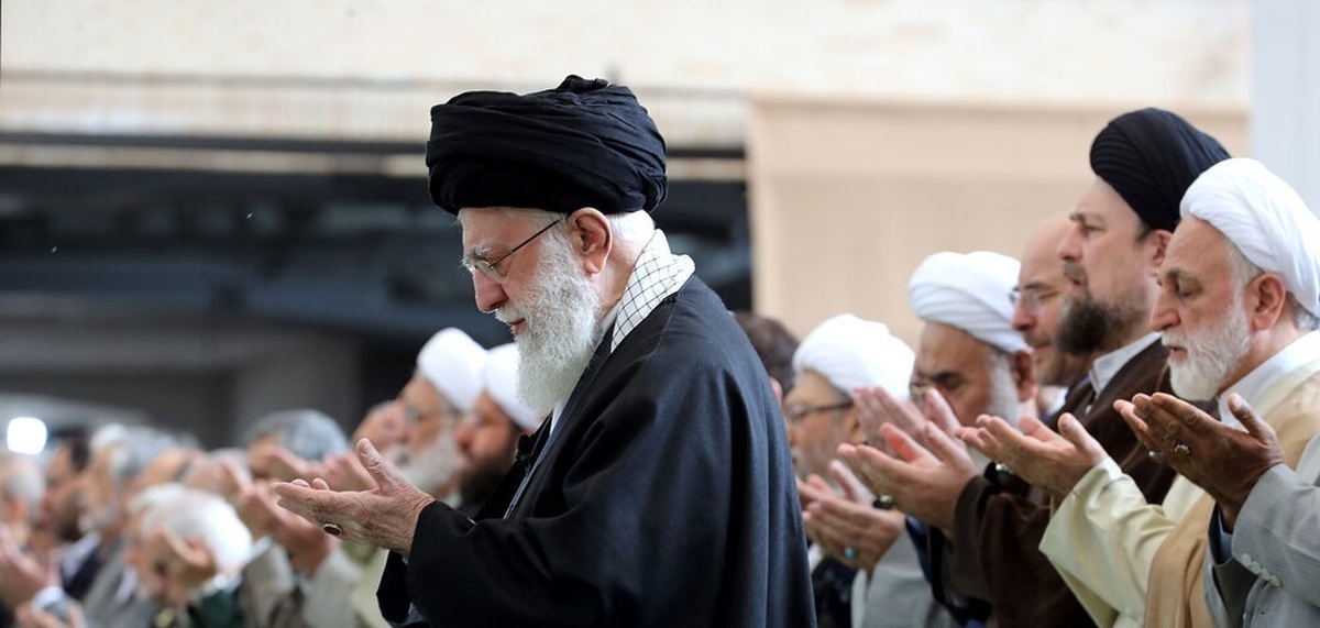 تصاویر| اقامه نماز عید فطر به امامت رهبر انقلاب