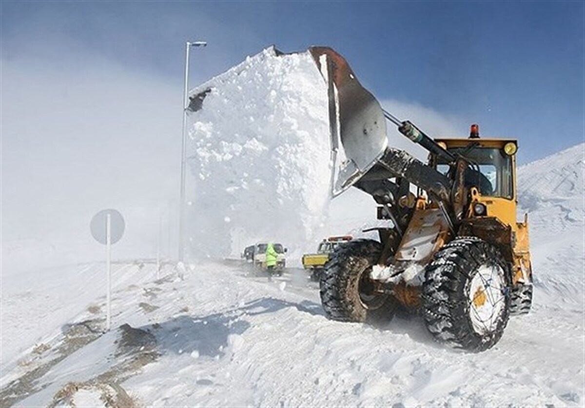 حجم سنگین برف گردنه تته کردستان در بهار ۱۴۰۳