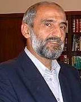 شکایت هاشمی ، شریعتمداری را به دادگاه کشاند