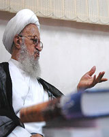 انتقاد آيت الله مكارم شيرازي از عملكرد دانشگاه‌ آزاد