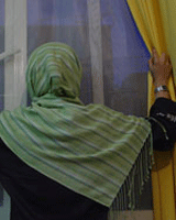 به بهانه خانه داری،خانه نشین نمی شویم