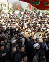  تجمع طلاب در اعتراض به حضور بانوان در ورزشگاهها