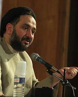 ابطحی:دولت در عمل با مفاسد اقتصادی مبارزه کند