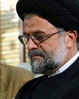 حسین شریعتمداری فتوا ندهد