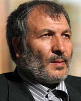 محصولی آدم عاقلی است