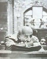 چرا مصدق از بایگانی خارج شد؟