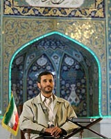 آشتی‌کنان احمدی‌نژاد با مراجع؟