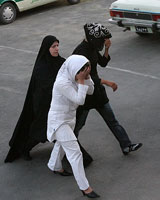 گزارش تصویری: مبارزه با بدحجابی(1)