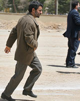 هنگام خروج از آباده...