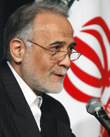 معاون احمدی‌نژاد: در گذشته ذلت را به مصلحت می‌پذیرفتیم!