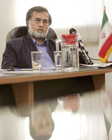 نامه‌های احمدی‌نژاد مشکلات ملت را حل نمی‌کند