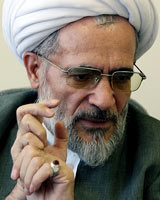 انتقاد شدید آیت‌الله بیات از تخریب دولت‌های قبل