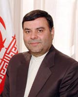انتقاد شدید دیپلمات سابق از سفر احمدی‌نژاد