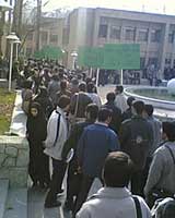 تجمع دانشجویان در اعتراض به بازداشت های اخیر