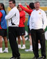 سر الکس فرگوسن و کارلوس کرش تمرینات منچستریونایتد را زیر نظر دارند