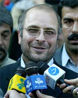 قالیباف: پایه‌های منوریل صادقیه باید جمع‌آوری شود