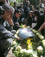 تشییع «عباس كاتوزیان» شاعر رنگ‌ها و نقاش مهربانی‌ها