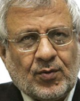 مشایی باید عذرخواهی کند