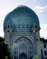 بازداشت یک خبرنگار در مقابل حسینیه ارشاد