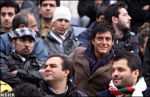 عکس جالبی از محمدرضا گلزار با لبخند زیبای همیشگی 