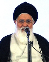 امام جمعه مشهد: برخی گچ‌مغز‌ها در حال سازش با استکبار هستند