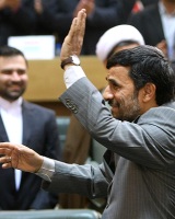 گلایه احمدی‌نژاد از باراک اوباما در ورامین