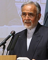 داوودی: مردم جهان اسم کودکانشان را محمود احمدینژاد میگذارند داوودی: مردم جهان اسم کودکانشان را محمود احمدینژاد میگذارند