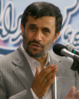 احمدی‌نژاد:‌ هرچه زودتر بنزین را تحریم کنید