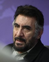 سلحشور: اگر برخی هنرمندان از احمدی‌نژاد حمایت کنند باید به او شک کنیم