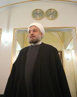 روحانی احمدی‌نژاد را به مناظره فراخواند