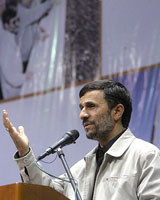 احمدی‌نژاد: به بنده می‌گویند دیکتاتور!