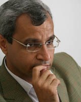 دهقان: اگر بنا بر محاکمه است، متخلفین از برنامه چهارم در اولویتند