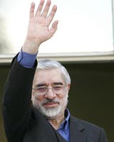 در تازه‌ترین نظرسنجی‌ها؛ میرحسین موسوی با 64 درصد آرا از رقبا پیش افتاد