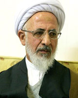 جوادی آملی: دین به نظام پایداری می‌دهد