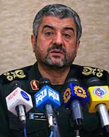فرمانده سپاه خواستار اجرای عدالت در حق محمد خاتمی شد