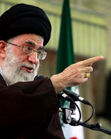 رهبر انقلاب:‌ نگفتیم از ما كسى انتقاد نكند/ حاشیه‌های دیدار نخبگان